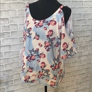 Venus cold shoulder top 1x